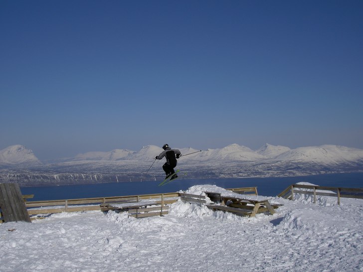 Fikabordsåk :). Foto: Jonas Ångström. Åkare: Mattias Lehto.
