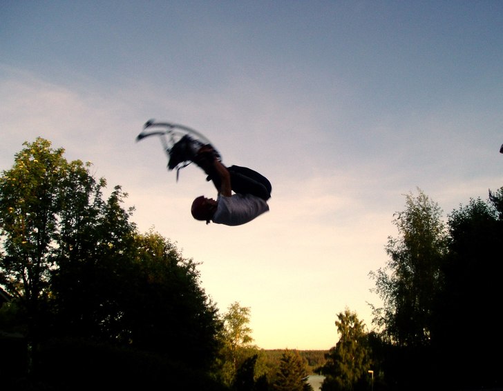 Jag skulle ta lite volt bilder till hemsidan så j. Foto: Brosan. Åkare: Phillip Nässén.