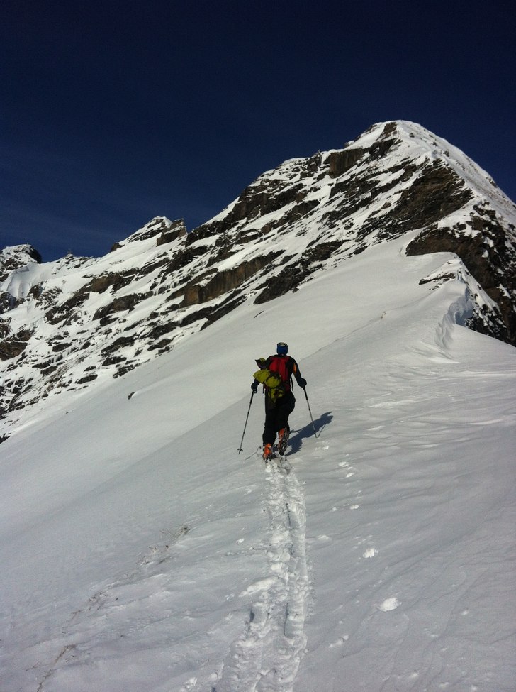 Lite klättring med stighudar för att nå höjder. Foto: Michael Andersson. Åkare: Mathias Andersson.