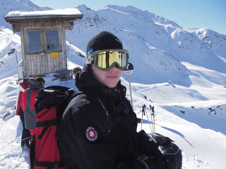 Go bild, precis innan vi ska åka en off-pist repa. Foto: Adam Jonsson. Åkare: Robin Ljungqwist.