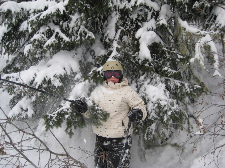 fastnat i ravinen. Foto: Andreas Albrecht. Åkare: Sara Ritzen.