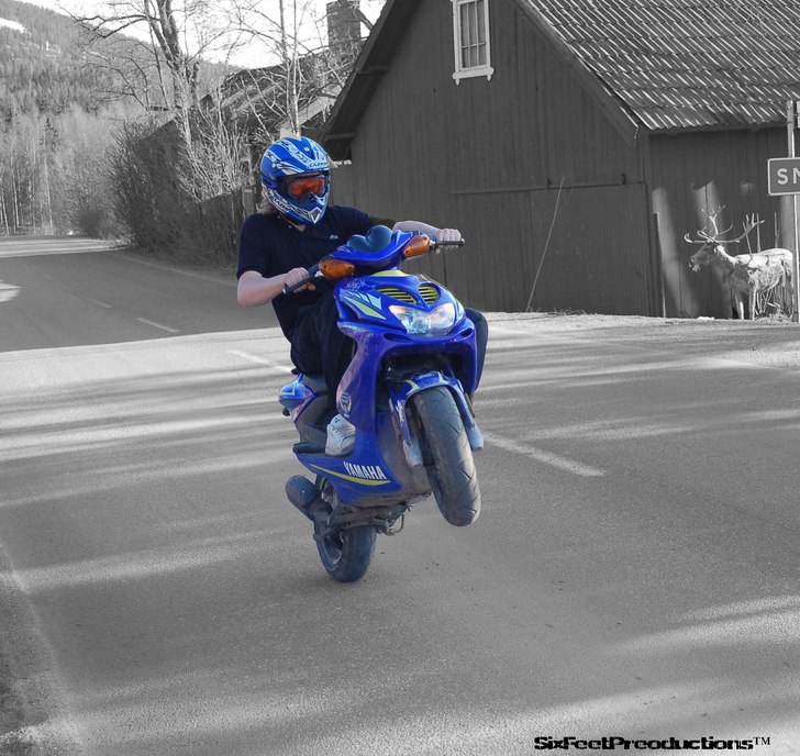 Viktor leker. Foto: Daniel Eriksson. Åkare: Viktor Sandin.