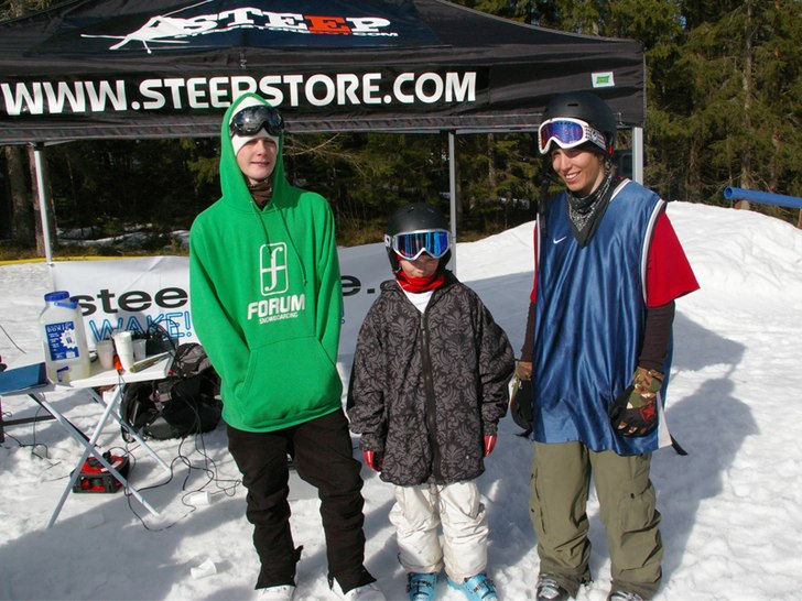 Vinnare av dagens Jam: Nr 1 (i mitten) Måns Bertz. Foto: Daniel Roos. Åkare: Niklas, Måns och Viktor.