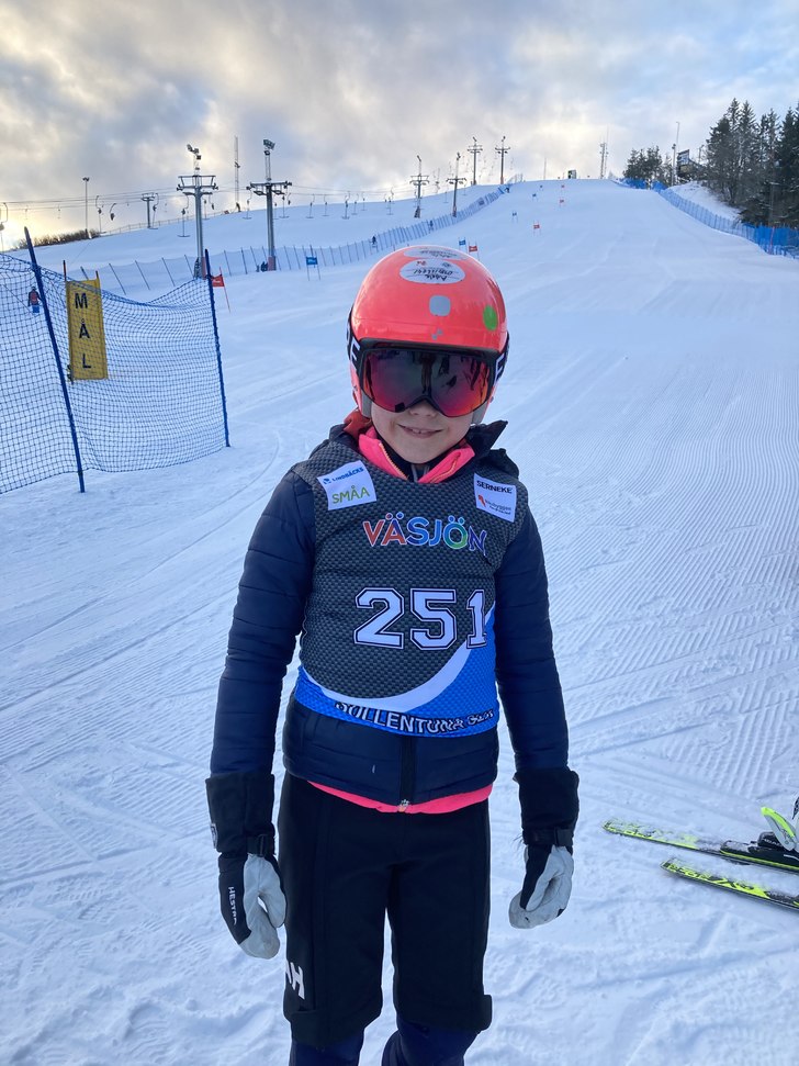 Första tävlingen för året. Huddinge SK U10..