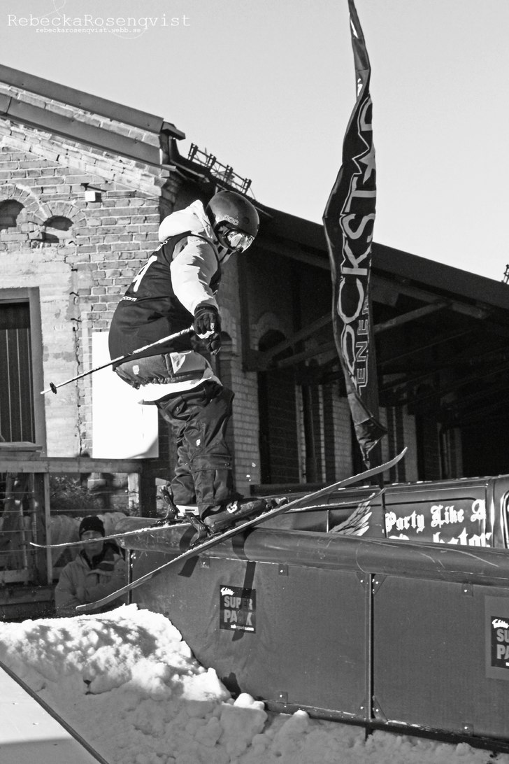 [Första gången jag fotar "skid/bräd åkare. Foto: Rebecka Rosenqvist. Åkare: Adam Reivant.