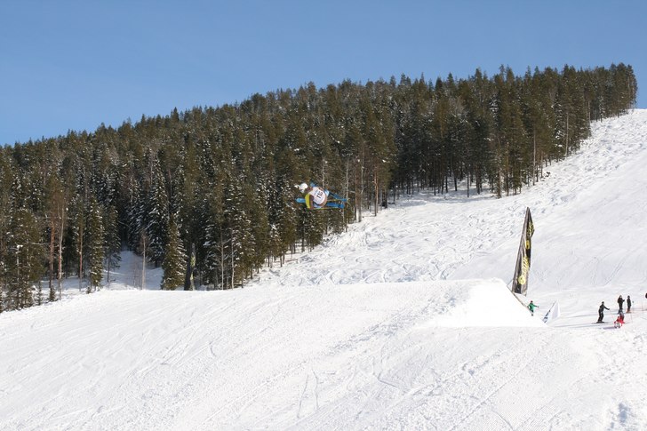 Flat 5 japan på skifix big air. Foto: Antons pappa. Åkare: Patrik Jonsson.