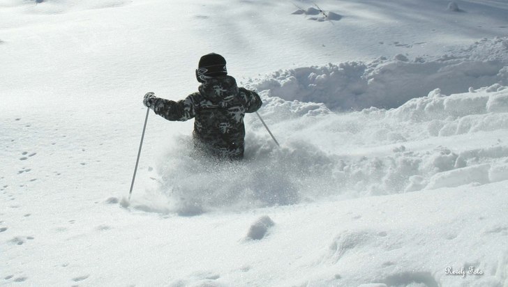 Oskars första dag i puder. Foto: Niklas Revelj. Åkare: Oskar Revelj 4 år.
