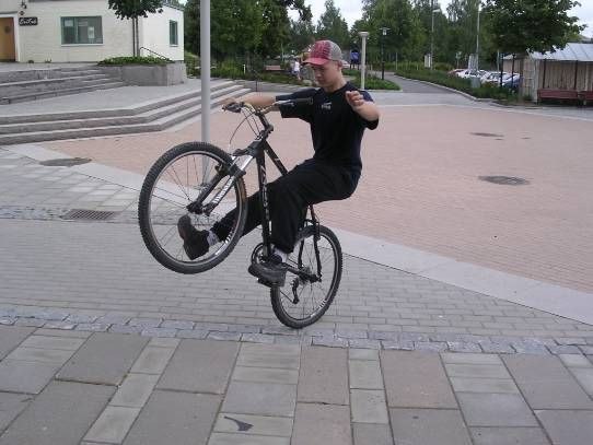 Nått tjaffs:). Foto: Robin Andersson. Åkare: Daniel Landell.