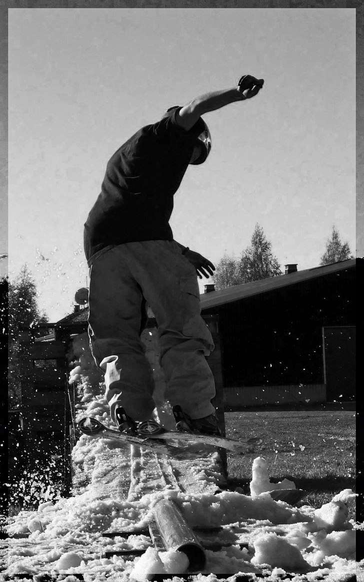 270 upp på railen en skön dag :D. Foto: Emil Sjödin. Åkare: Anton Möller- Andersen.