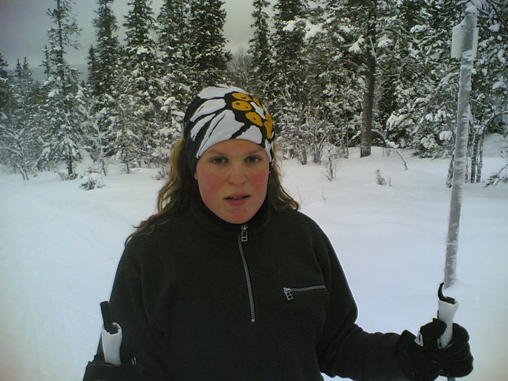 På väg till våffelstugan. Foto: Jim Kaarnavuo. Åkare: Jessica Lindström.