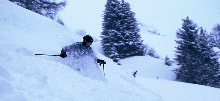 Årets första puderdag!! Tidig morgon, fortfarand. Foto: Lars Hansson. Åkare: Anna-Karin Drake.
