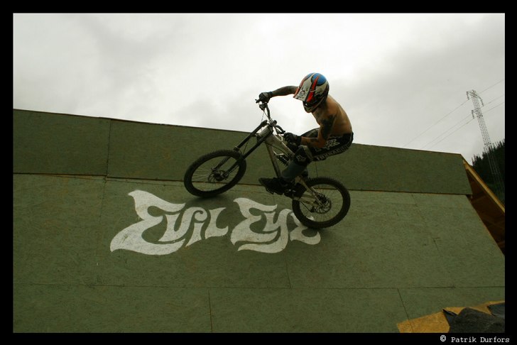 jag i åre sommaren 05. Foto: patrik durfors. Åkare: pierre holm.