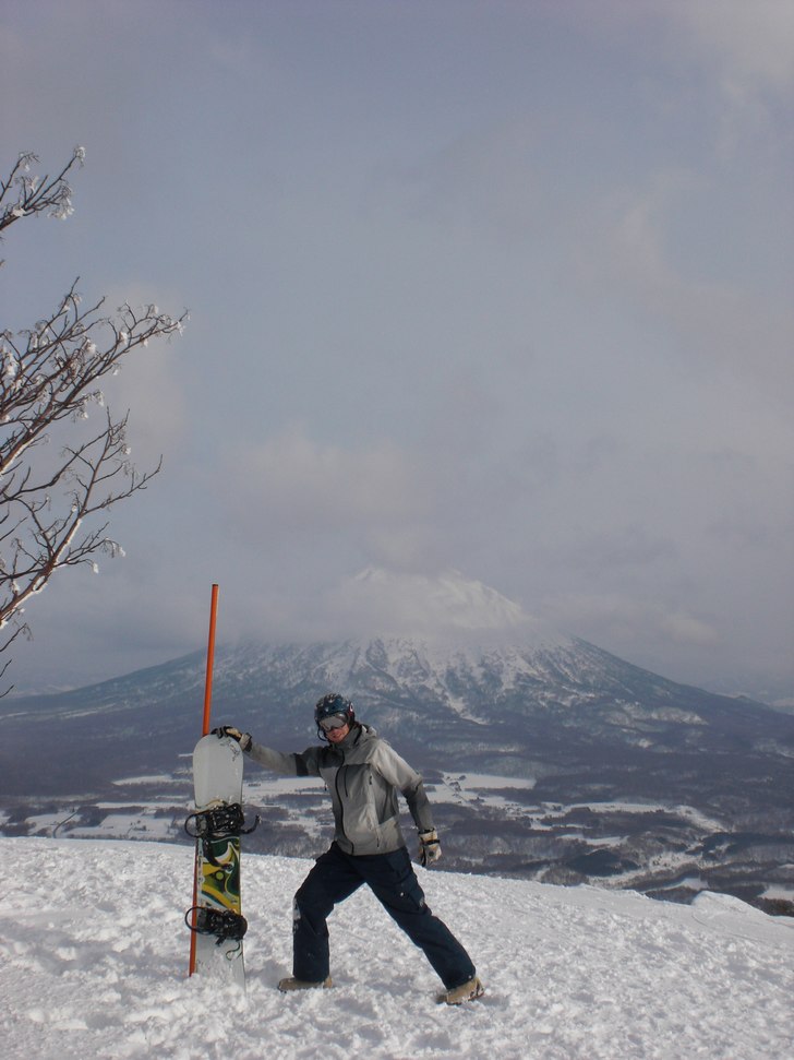 Exercis med Mt Yoeti i bakgrunden.. Foto: Frida. Åkare: Kapten Fredholm.