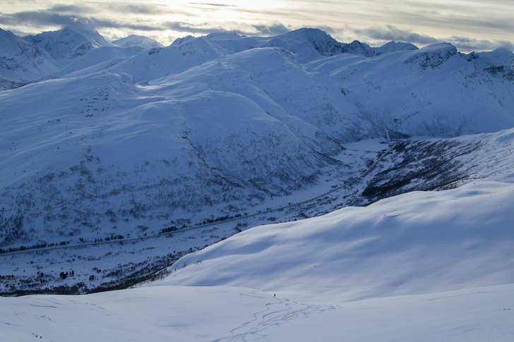 Blådalen bjuder till på 700 fallhöjdsmeter.. Foto: Fredrik Schenholm.