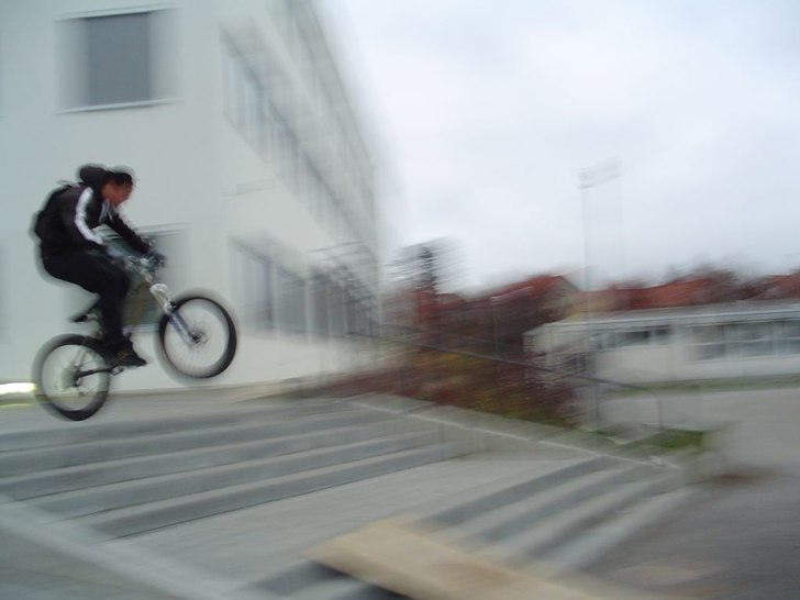 Anders dubblar också trappan. Foto: Erik. Åkare: Anders.