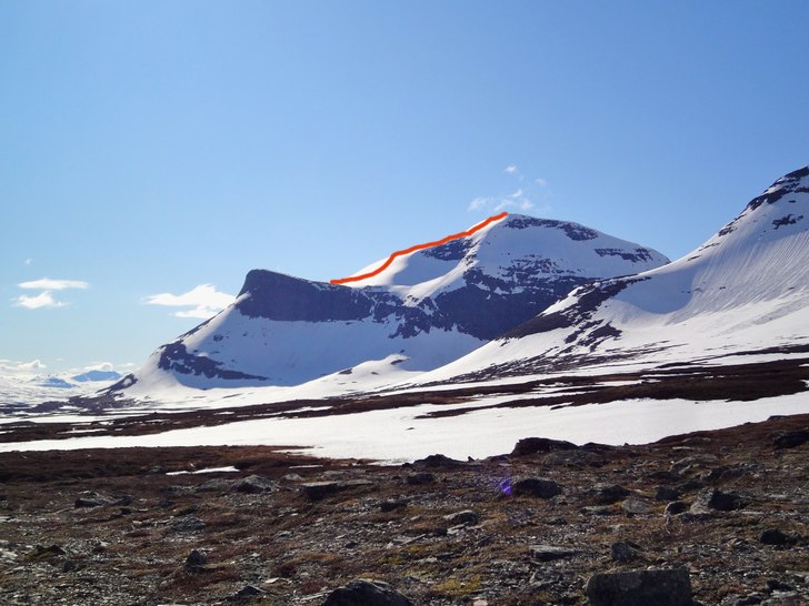 De två övre branterna . Här ser man också sjä. Foto: Mattias Skantz.