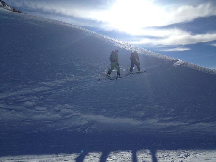 Liten skidort med 4 st knappliftar och en stollift. Foto: Patrik Jansson. Åkare: Kalle Johansson, Tovo Spiral.