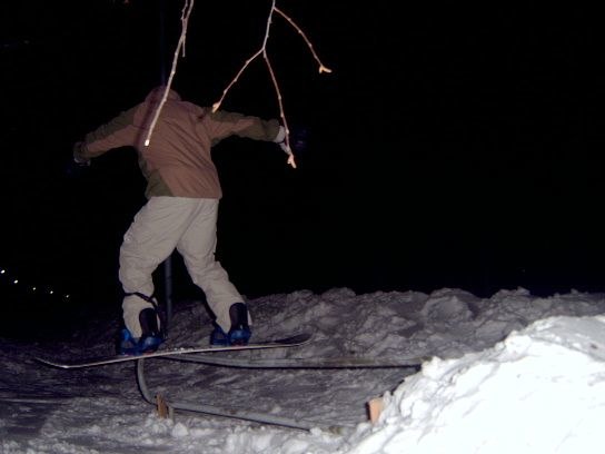 Klaga inte på hur stort hoppet är, det var inte . Foto: Andreas Thomèe. Åkare: Me and min bräda.
