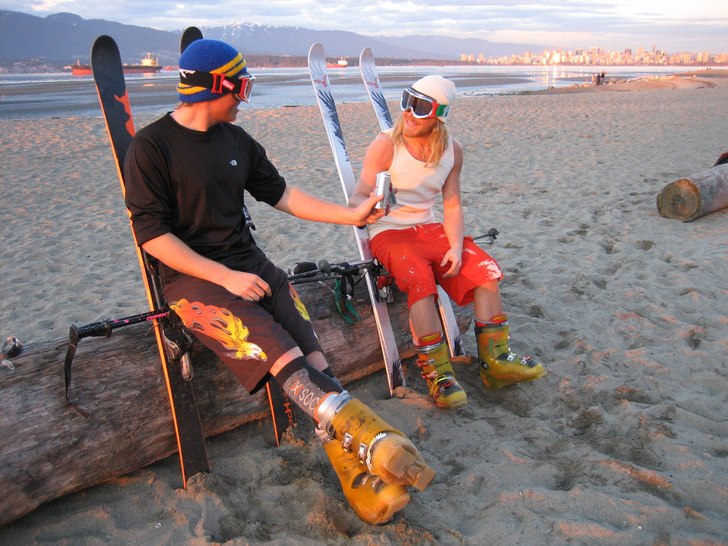 After ski, Canadian style!!!. Foto: Therese Lundgren. Åkare: Theo & Alexander.