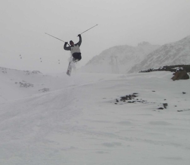 pappa kör på hoppet vi gjorde i österrike och j. Foto: minns ej. Åkare: Magnus Jerkfelt(pappa).