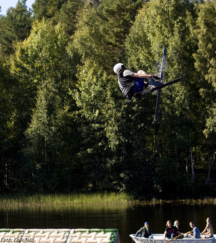 Foto: Felix Näs. Åkare: Vet ej.