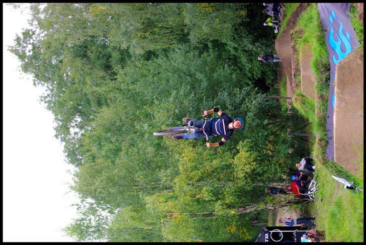 backflip mellanslingan. Foto: .... Åkare: anton thelander.