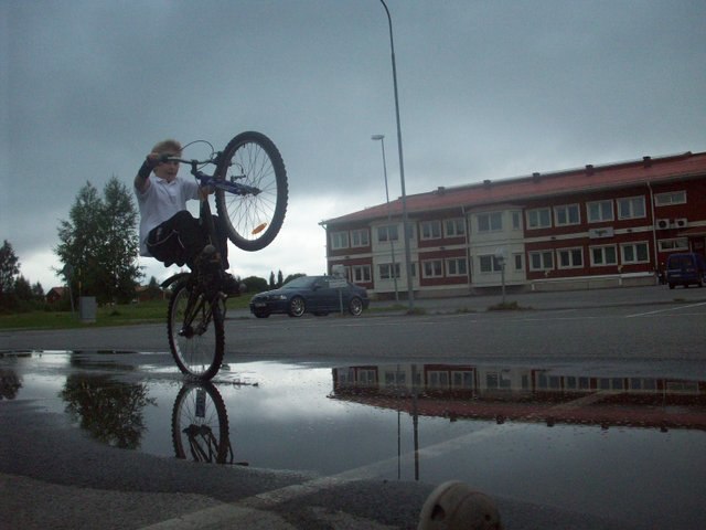 .......... Foto: alexander. Åkare: tobias snellman.