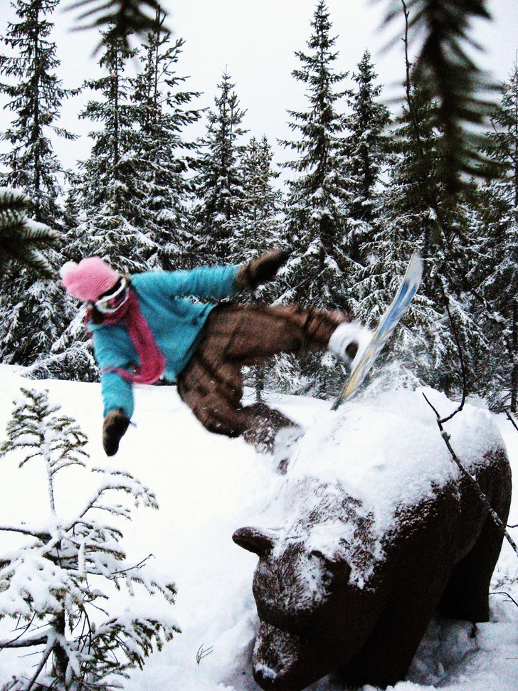 Jibbar på noshörningen, haha :) . Foto: Katarina Persson. Åkare: Hilla.