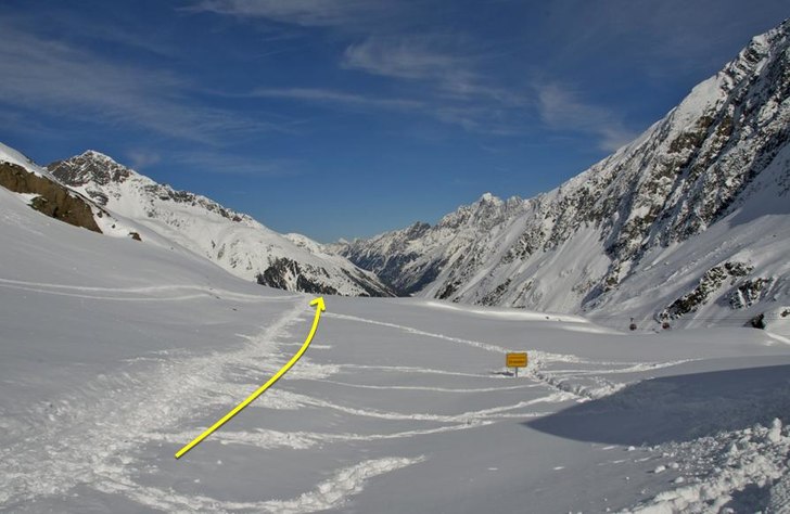 Skejta och staka lite från starten vid Dresdner h. Foto: Powder Department Stubaier Gletscher.