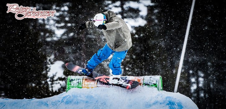 Första gången med snowboard/skidor framför lins. Foto: Petra Eleonor Johnsson. Åkare: Nils Petersen.