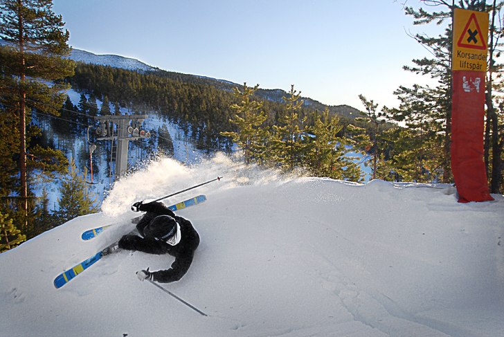 Petter shreddar Björnrike!. Foto: Erik Hammarsten. Åkare: Petter Elfsberg.