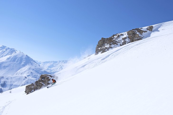 Roman från Gravity King lägger en bottomturn på.