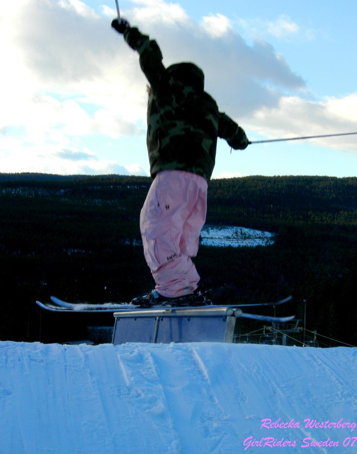 www.girlriders-sweden.se 
. Foto: hilla aspman. Åkare: rebecka westerberg.