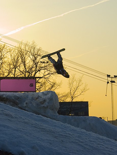 50-50 frontflip av. Foto: denis sopovic. Åkare: lukas tavall (jag).