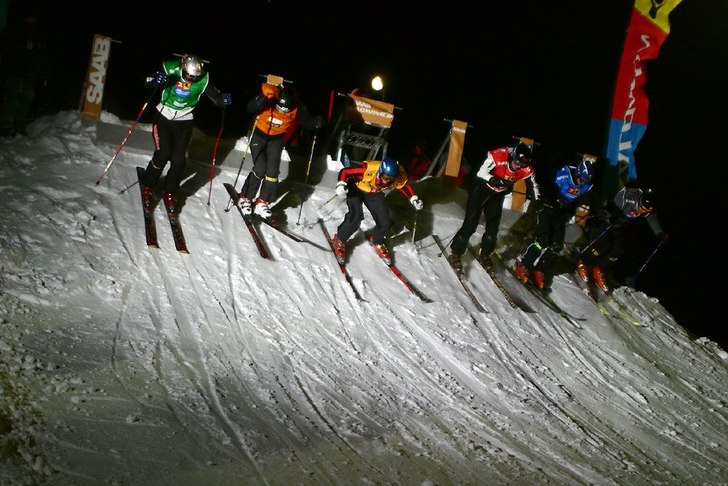 jag i blått. Foto: Patrik Lindqvist. Åkare: Simon Trygg.
