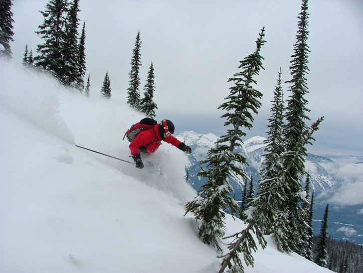 På väg mot klippavsatsen i North bowl. Foto: Patric G Renström. Åkare: Stefan Vikberg.