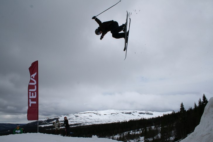 Superman frontflip. Foto: nån från Telia.se. Åkare: Benno Persson.