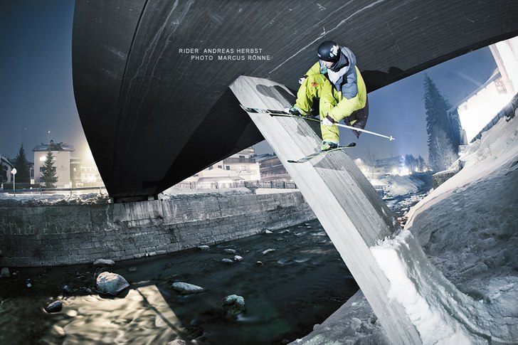 I sökandet efter ett kreativ spot i byn försökt. Foto: Marcus Rönne. Åkare: Andreas Herbst.