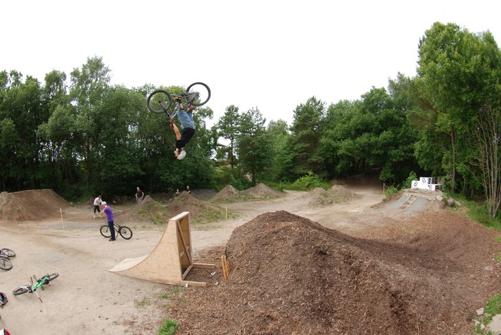 Foto: Tolle. Åkare: Dennis Lind.