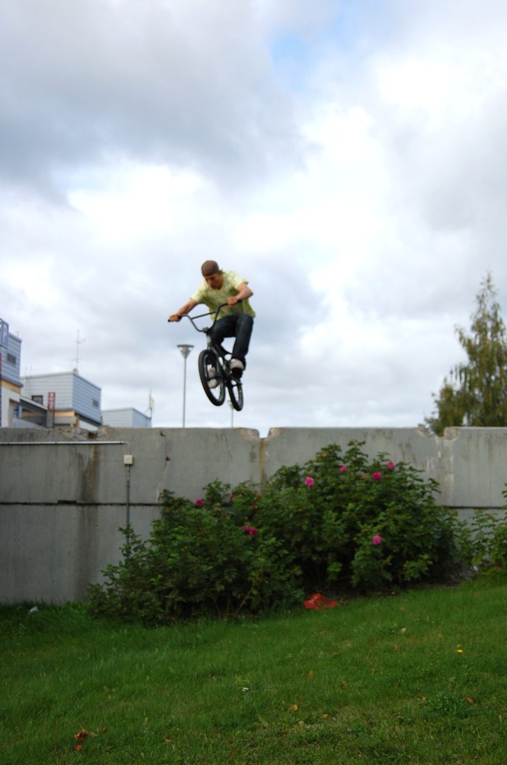 Kör ett litet gap. Foto: Pontus. Åkare: Lauri Nordin.