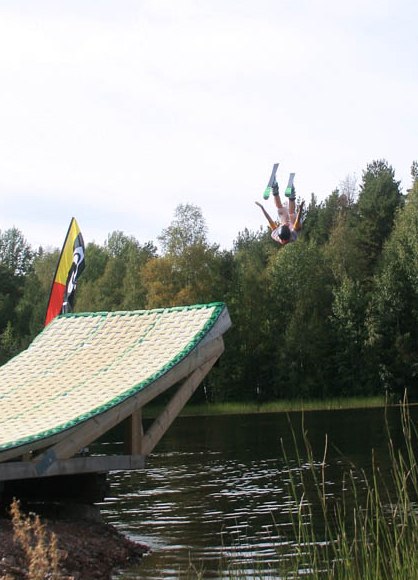 and shes goin for a lastbilsinspirerad handfattnin. Foto: Bror ax. Åkare: gudrun skyman.