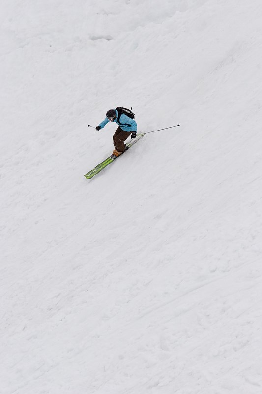 Foto: Johan Hellman. Åkare: Janette Hargin bränner in på en förstaplats i damklassen..