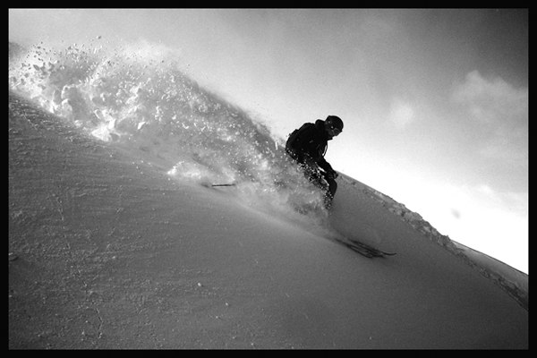 Provar lite svart/vitt och Olle gör sitt jobb om . Foto: Eric Tengstrand. Åkare: Olle Strandsäter.