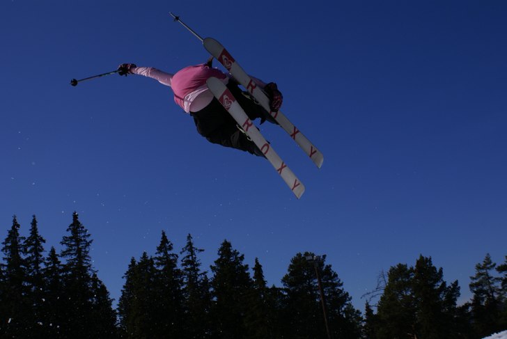 jag i hopp. Foto: carl danielsson. Åkare: titti landström steen.