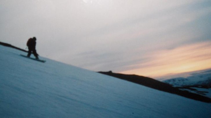 Midnattssol i björkliden.. Foto: Erik B. Åkare: Jonas F.