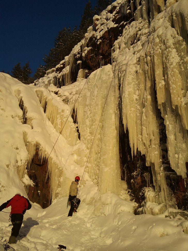 Hård is, -det var -27 på morgonen. Här är det . Foto: Johan. Åkare: Peter.