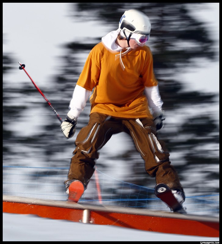Sliding some rails yo!. Foto: Kristoffer lindgren. Åkare: Jesper Norén.