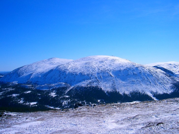Stod på bydals toppen och tog kort mot bergen. Foto: Dennis Henriksson.