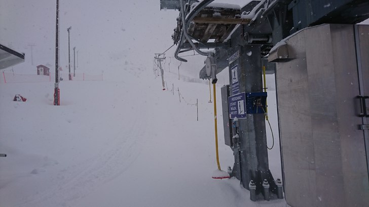 Fredag 17. Mars
Fredag 17 . Mars. Med 15cm nysnø .