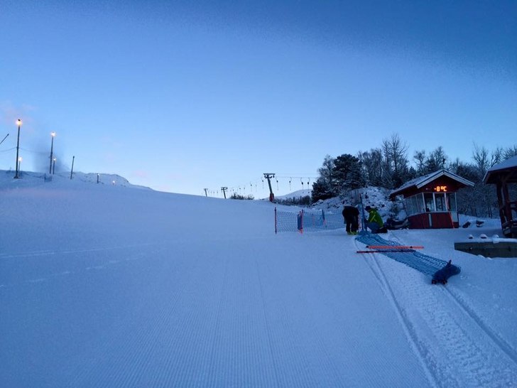 Morgen - 16. Januar
Sol på morgonen, snø på ett.
